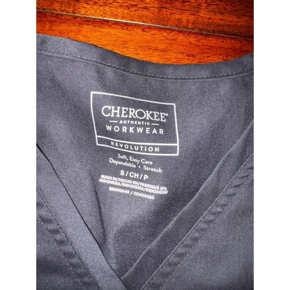Cherokee Scrub Top Women Small Gray Excellent Revolution Mock Wrap Workwear - Picture 2 of 4